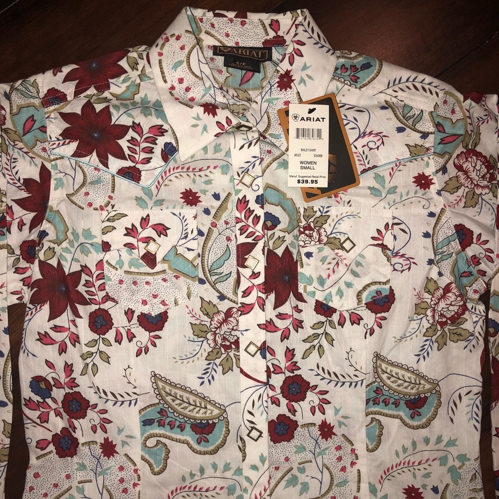 Beautiful ARIAT botton down-NWT (others available)